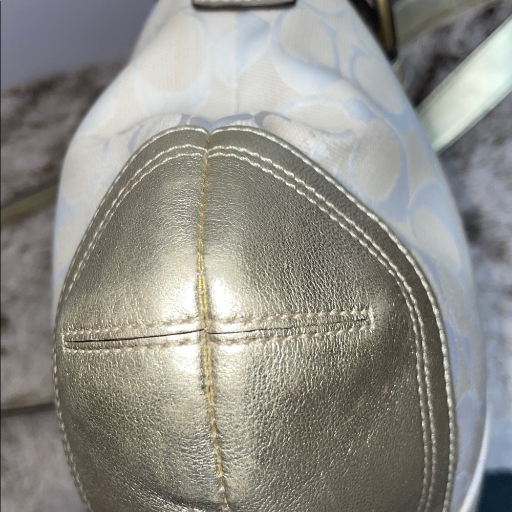 Vintage Coach Signature ‘Soho’ Duffle Crossbody - Picture 8 of 17